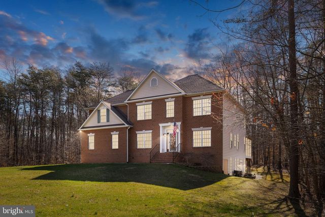 15 WINNING COLORS RD, Stafford, VA 22556