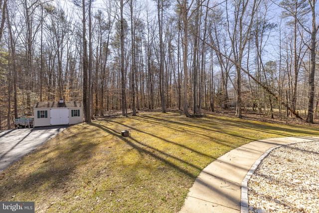 15 WINNING COLORS RD, Stafford, VA 22556