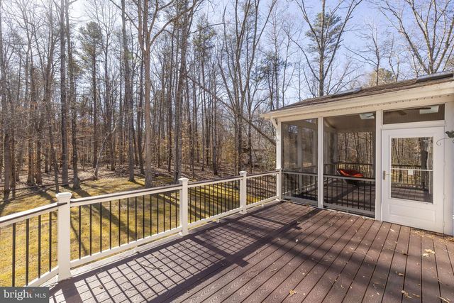 15 WINNING COLORS RD, Stafford, VA 22556