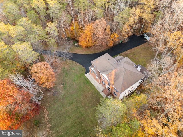 15 WINNING COLORS RD, Stafford, VA 22556