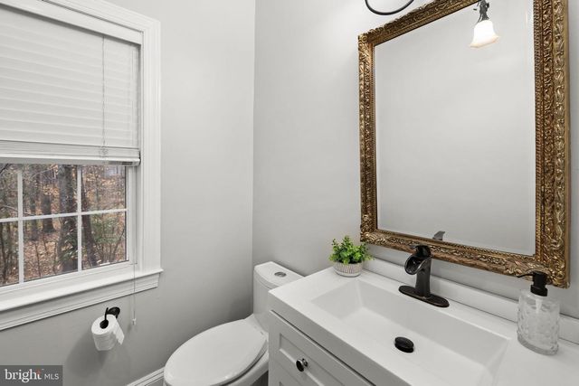 15 WINNING COLORS RD, Stafford, VA 22556