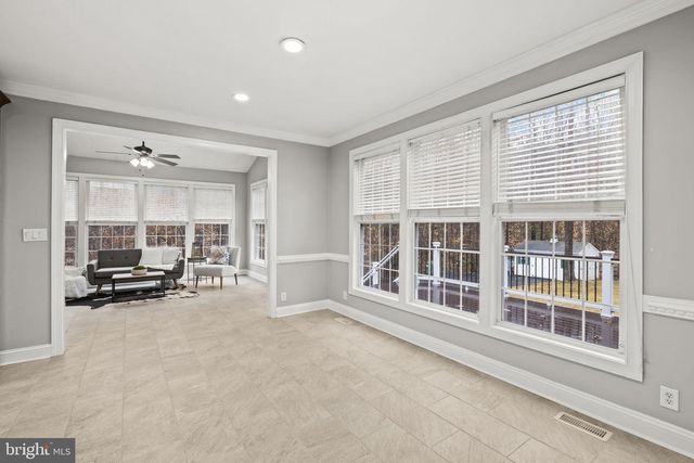 15 WINNING COLORS RD, Stafford, VA 22556