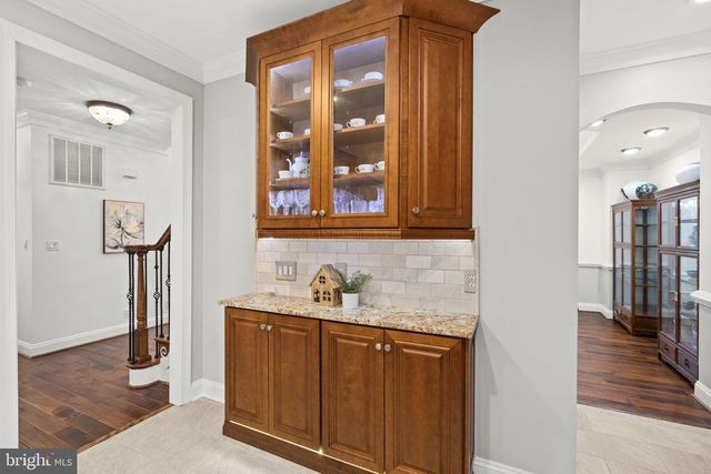 15 WINNING COLORS RD, Stafford, VA 22556