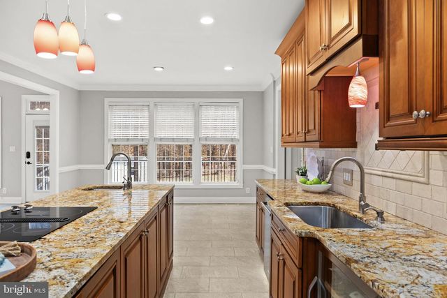 15 WINNING COLORS RD, Stafford, VA 22556