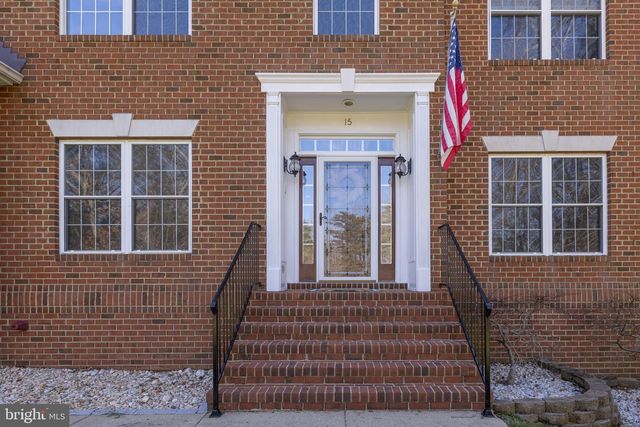 15 WINNING COLORS RD, Stafford, VA 22556