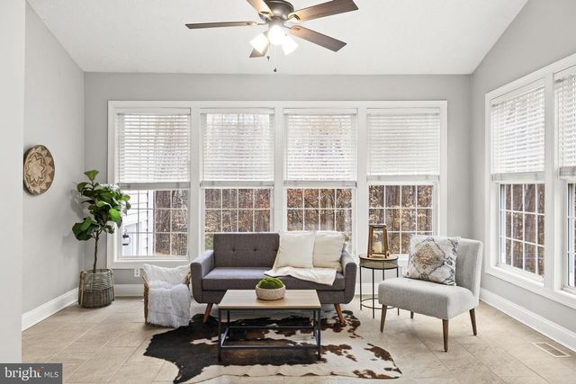 15 WINNING COLORS RD, Stafford, VA 22556