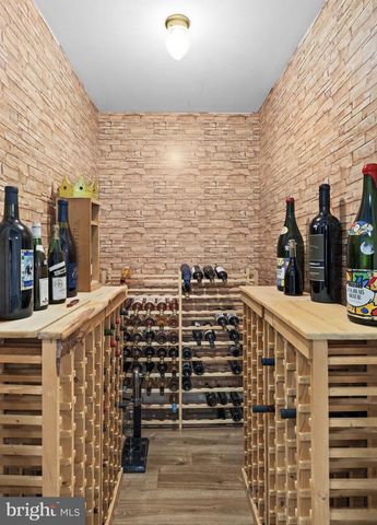 15 WINNING COLORS RD, Stafford, VA 22556