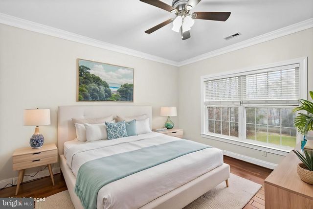 15 WINNING COLORS RD, Stafford, VA 22556