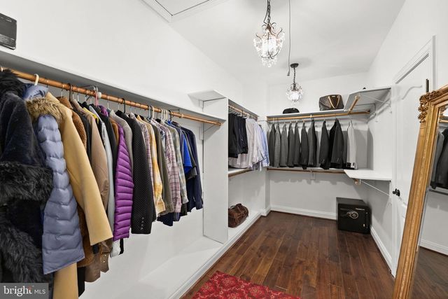 15 WINNING COLORS RD, Stafford, VA 22556