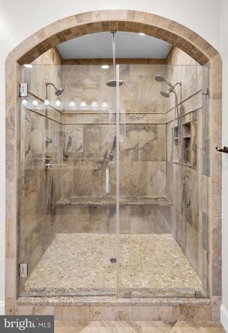 15 WINNING COLORS RD, Stafford, VA 22556