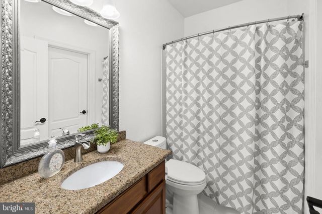 15 WINNING COLORS RD, Stafford, VA 22556