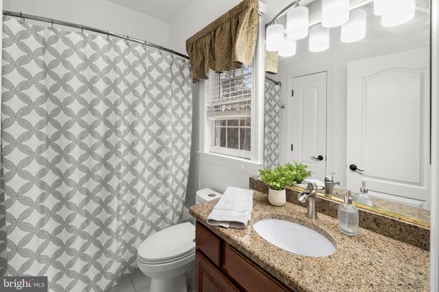 15 WINNING COLORS RD, Stafford, VA 22556