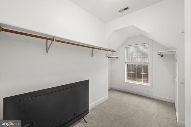 15 WINNING COLORS RD, Stafford, VA 22556