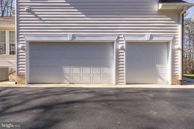 15 WINNING COLORS RD, Stafford, VA 22556