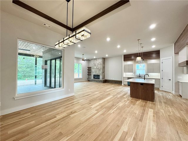 111 NW Trail Ridge Road, Bentonville, AR 72712
