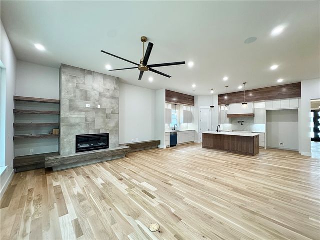 111 NW Trail Ridge Road, Bentonville, AR 72712