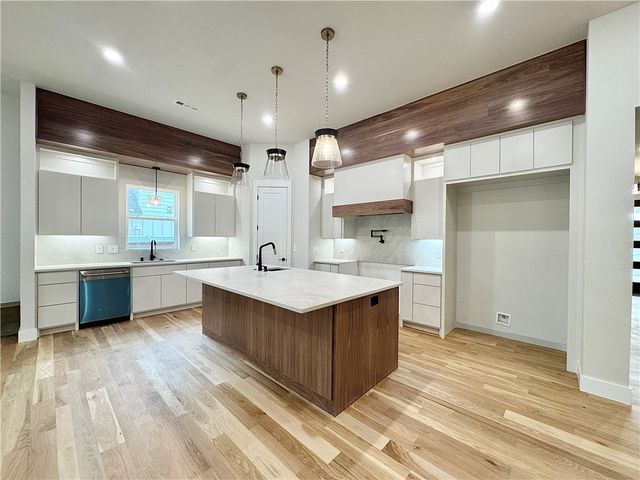 111 NW Trail Ridge Road, Bentonville, AR 72712