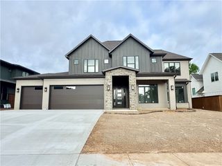 111 NW Trail Ridge Road, Bentonville, AR 72712