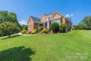 140 Hunters Hill Drive, Statesville, NC 28677
