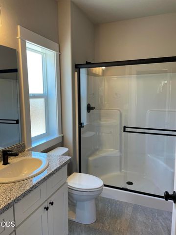2211 Piazza Drive, Medford, OR 97501