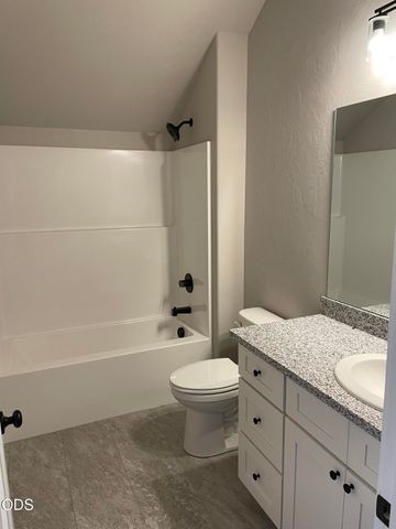 2211 Piazza Drive, Medford, OR 97501