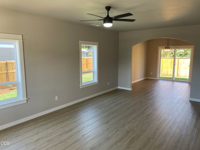 2211 Piazza Drive, Medford, OR 97501