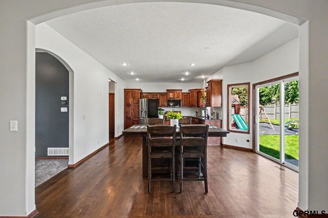 19514 Z Street, Omaha, NE 68135