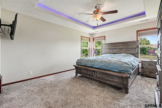 19514 Z Street, Omaha, NE 68135