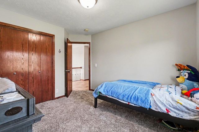19514 Z Street, Omaha, NE 68135