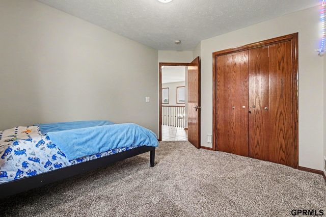 19514 Z Street, Omaha, NE 68135