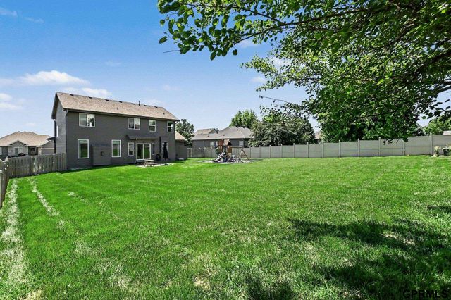 19514 Z Street, Omaha, NE 68135