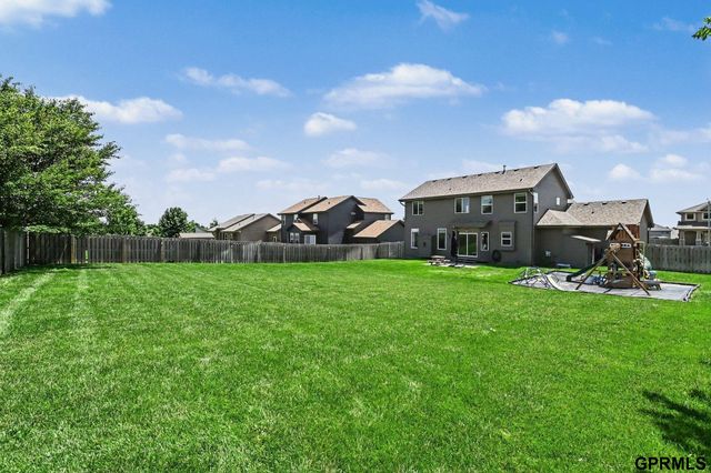 19514 Z Street, Omaha, NE 68135