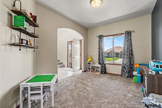 19514 Z Street, Omaha, NE 68135