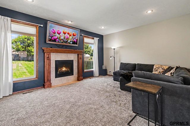 19514 Z Street, Omaha, NE 68135