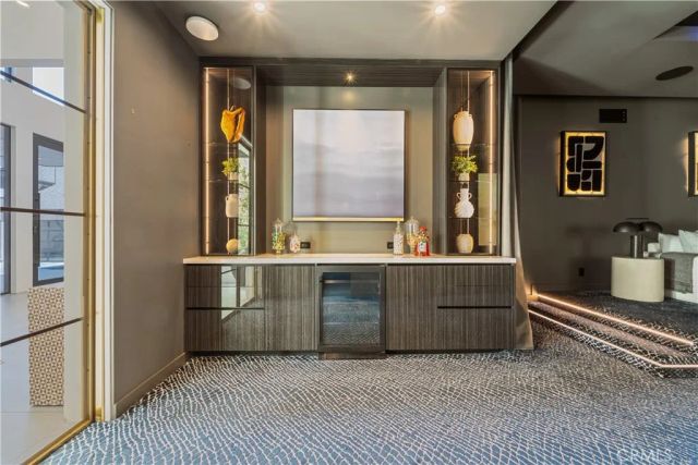 20620 Chatsboro Drive, Woodland Hills, CA 91364