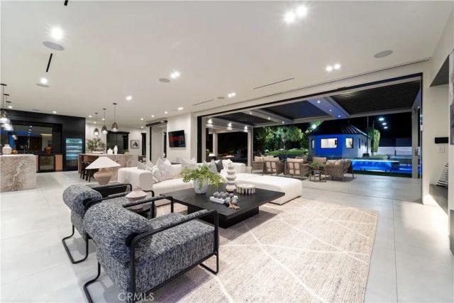 20620 Chatsboro Drive, Woodland Hills, CA 91364