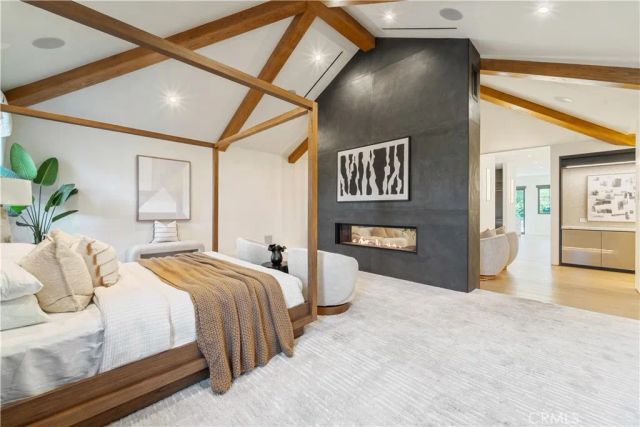 20620 Chatsboro Drive, Woodland Hills, CA 91364