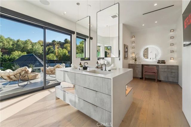 20620 Chatsboro Drive, Woodland Hills, CA 91364
