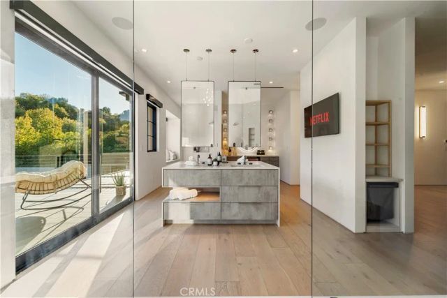 20620 Chatsboro Drive, Woodland Hills, CA 91364