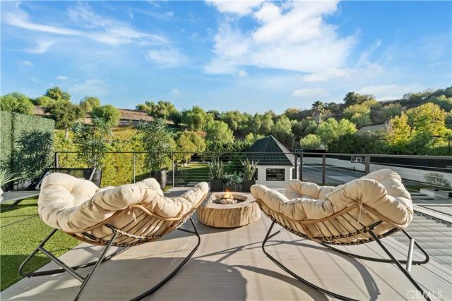 20620 Chatsboro Drive, Woodland Hills, CA 91364