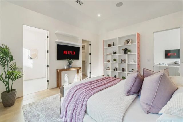 20620 Chatsboro Drive, Woodland Hills, CA 91364