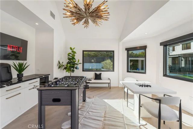 20620 Chatsboro Drive, Woodland Hills, CA 91364