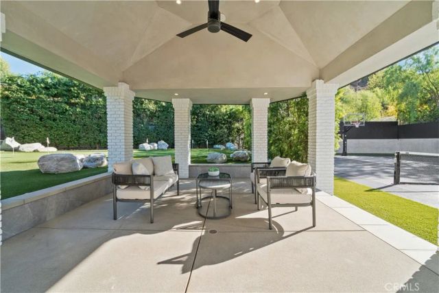 20620 Chatsboro Drive, Woodland Hills, CA 91364