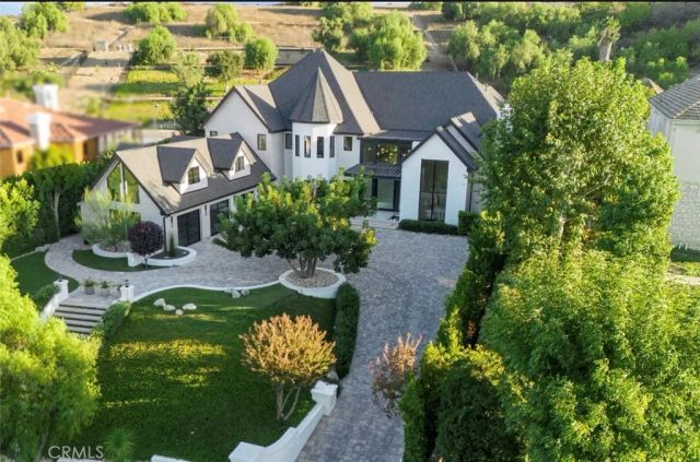 20620 Chatsboro Drive, Woodland Hills, CA 91364