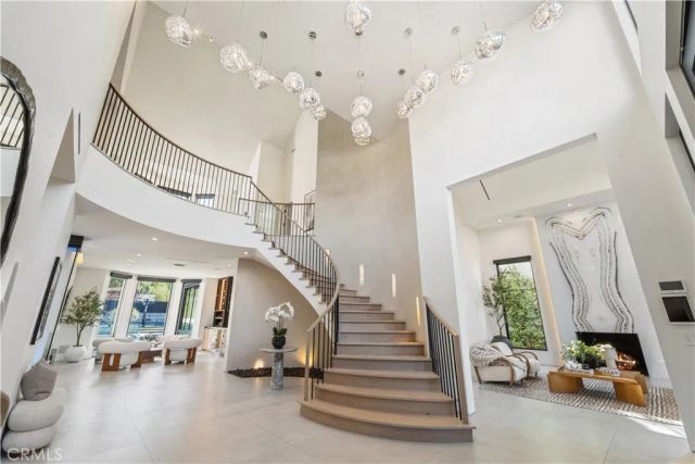 20620 Chatsboro Drive, Woodland Hills, CA 91364