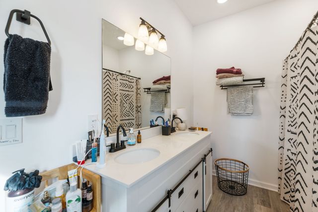 448 Duncan Cir, Lobelville, TN 37097