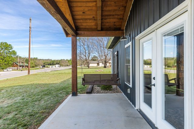 448 Duncan Cir, Lobelville, TN 37097