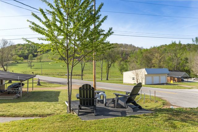 448 Duncan Cir, Lobelville, TN 37097