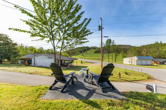 448 Duncan Cir, Lobelville, TN 37097