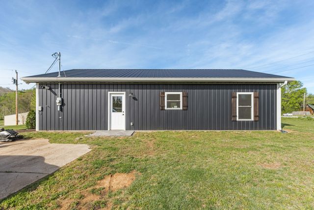 448 Duncan Cir, Lobelville, TN 37097